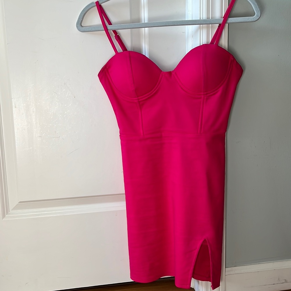 Oliviah Bustier Mini Dress in Hot Pink
superdown size S